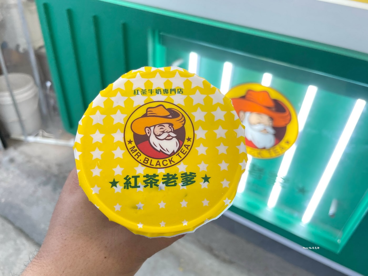 【小琉球美食推薦】紅茶老爹屏東琉球店｜選用傳承一甲子的高牧牛奶 黑糖粉粿紅茶牛奶好喝|外帶|手搖飲|小琉球免稅商店|
