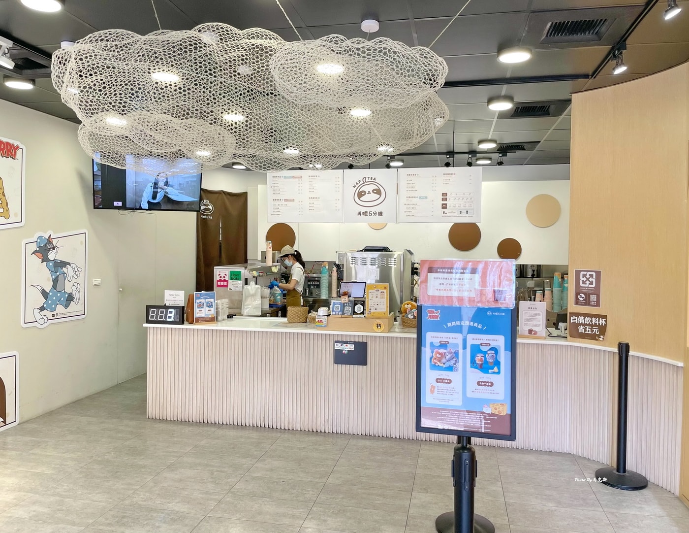 【台中北區美食推薦】再睡5分鐘台中一中店｜網紅滴妹開的連鎖人氣手搖飲 首推棉被厚奶蓋系列 期間限定新品切達Cheese奶蓋也好喝|外帶|外送|一中街|