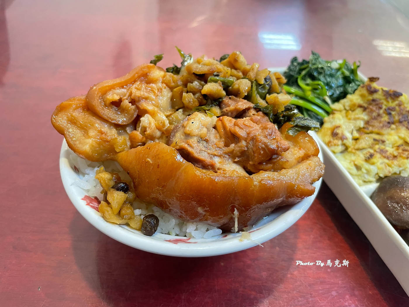 【台中太平美食推薦】東興市魯肉義太平店|超人氣爌肉飯 爌肉肥瘦恰到好處滿是膠質下飯 鹹菜辣椒免費隨你加 下午不休息|外帶|樂成宮|精武車站| - 第12張圖 【台中太平美食推薦】東興市魯肉義太平店|超人氣爌肉飯 爌肉肥瘦恰到好處滿是膠質下飯 鹹菜辣椒免費隨你加 下午不休息|外帶|樂成宮|精武車站|
