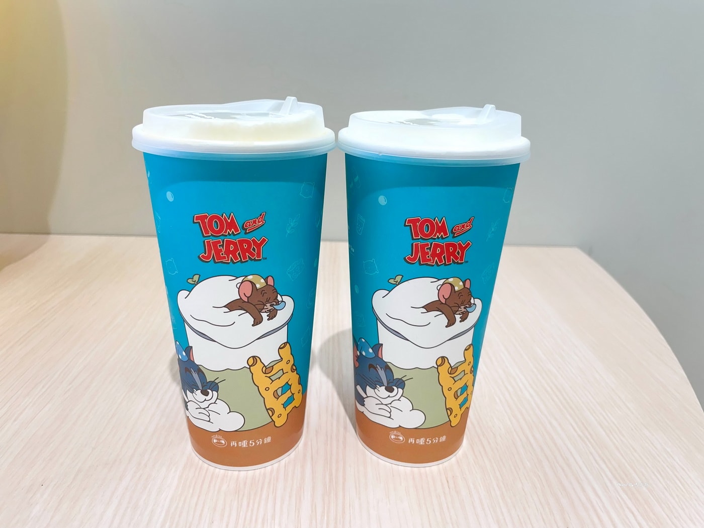【台中北區美食推薦】再睡5分鐘台中一中店｜網紅滴妹開的連鎖人氣手搖飲 首推棉被厚奶蓋系列 期間限定新品切達Cheese奶蓋也好喝|外帶|外送|一中街|