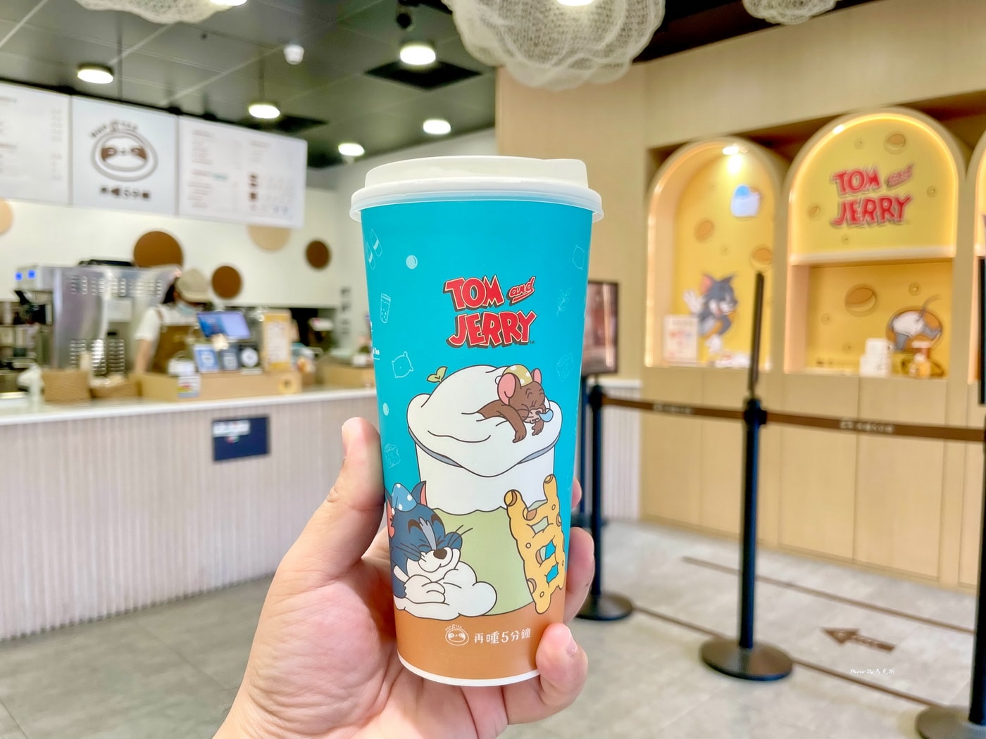 【台中北區美食推薦】再睡5分鐘台中一中店｜網紅滴妹開的連鎖人氣手搖飲 首推棉被厚奶蓋系列 期間限定新品切達Cheese奶蓋也好喝|外帶|外送|一中街|