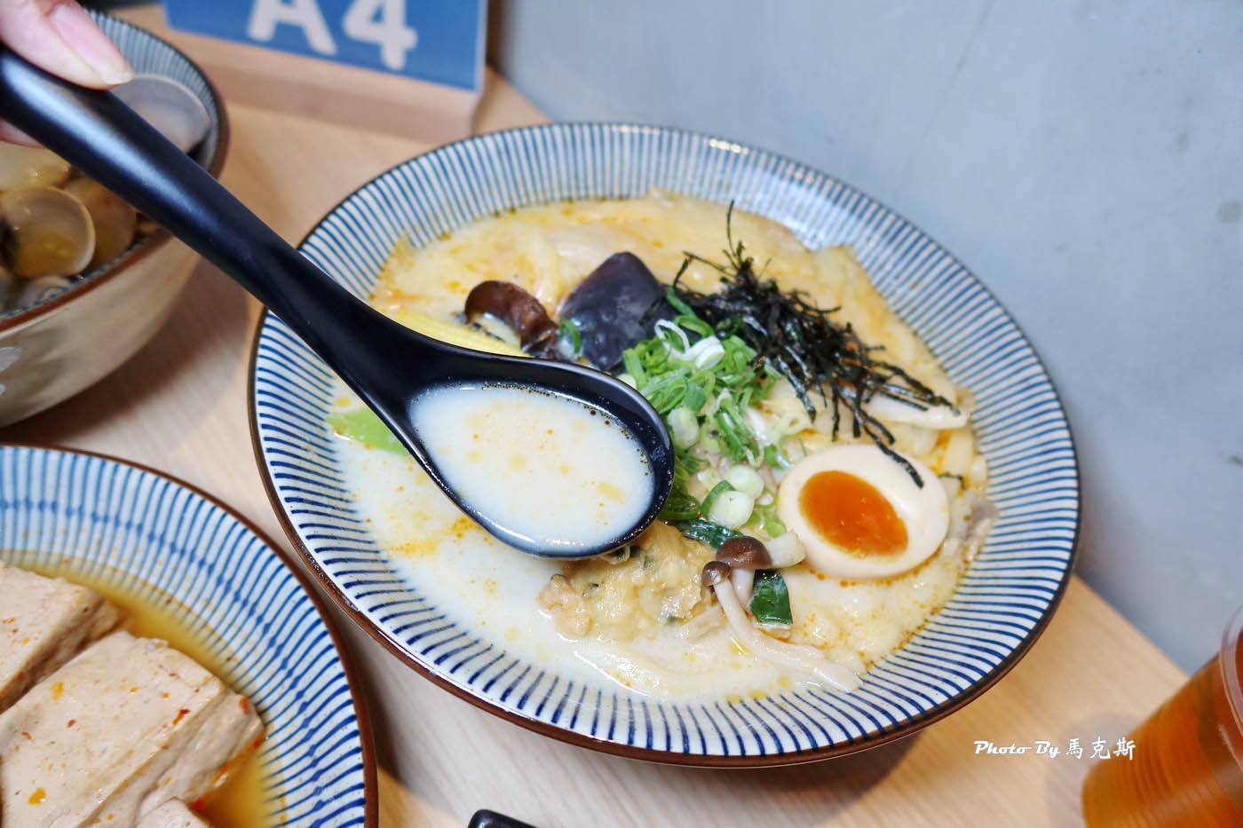 【彰化和美美食推薦】湯川製麵和美店｜湯烏龍 暖雞湯 炎魂丼一次滿足 份量實在喜歡 飲料可免費暢飲|外帶|星巴克和美門市|