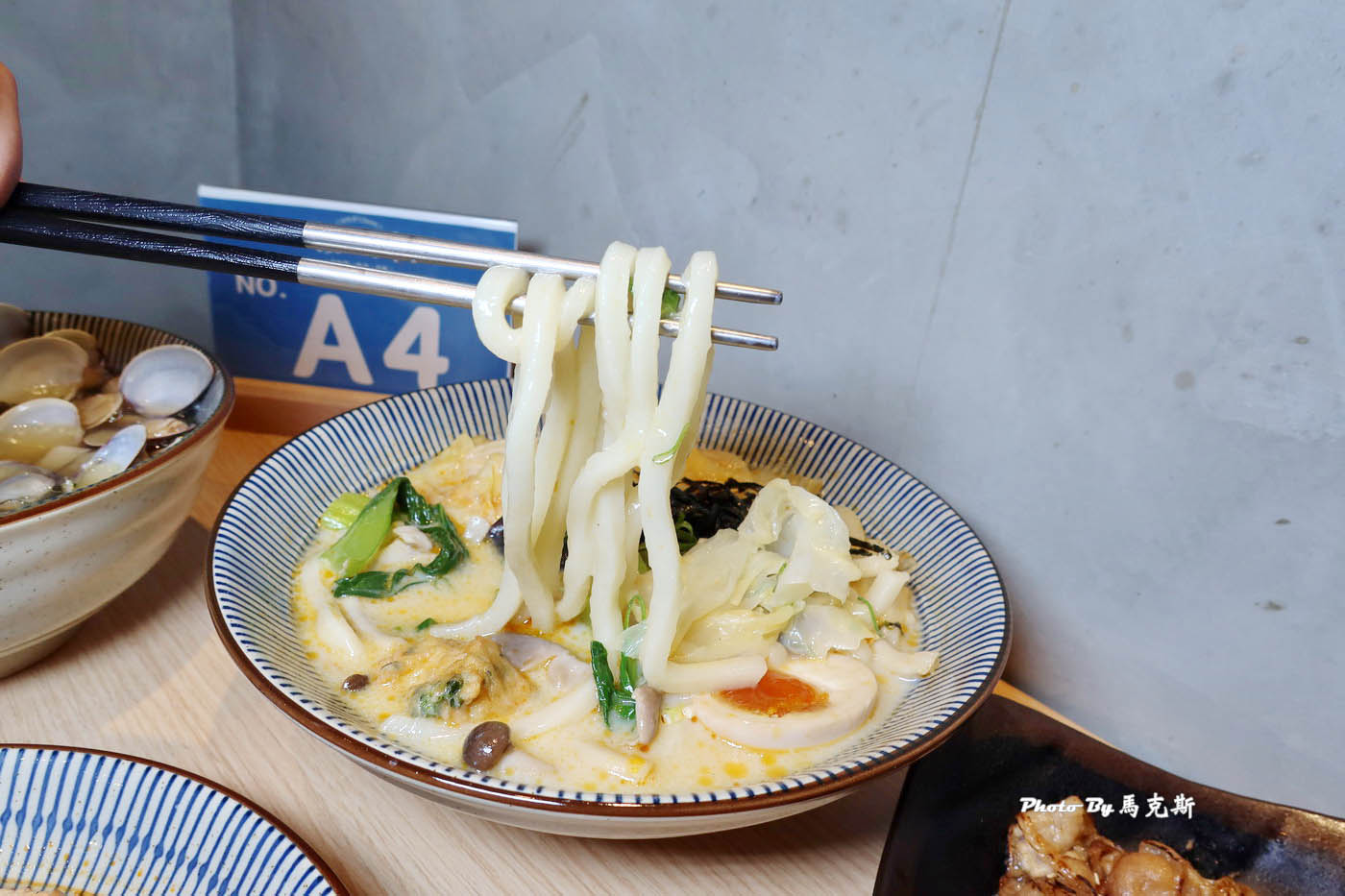 【彰化和美美食推薦】湯川製麵和美店｜湯烏龍 暖雞湯 炎魂丼一次滿足 份量實在喜歡 飲料可免費暢飲|外帶|星巴克和美門市|