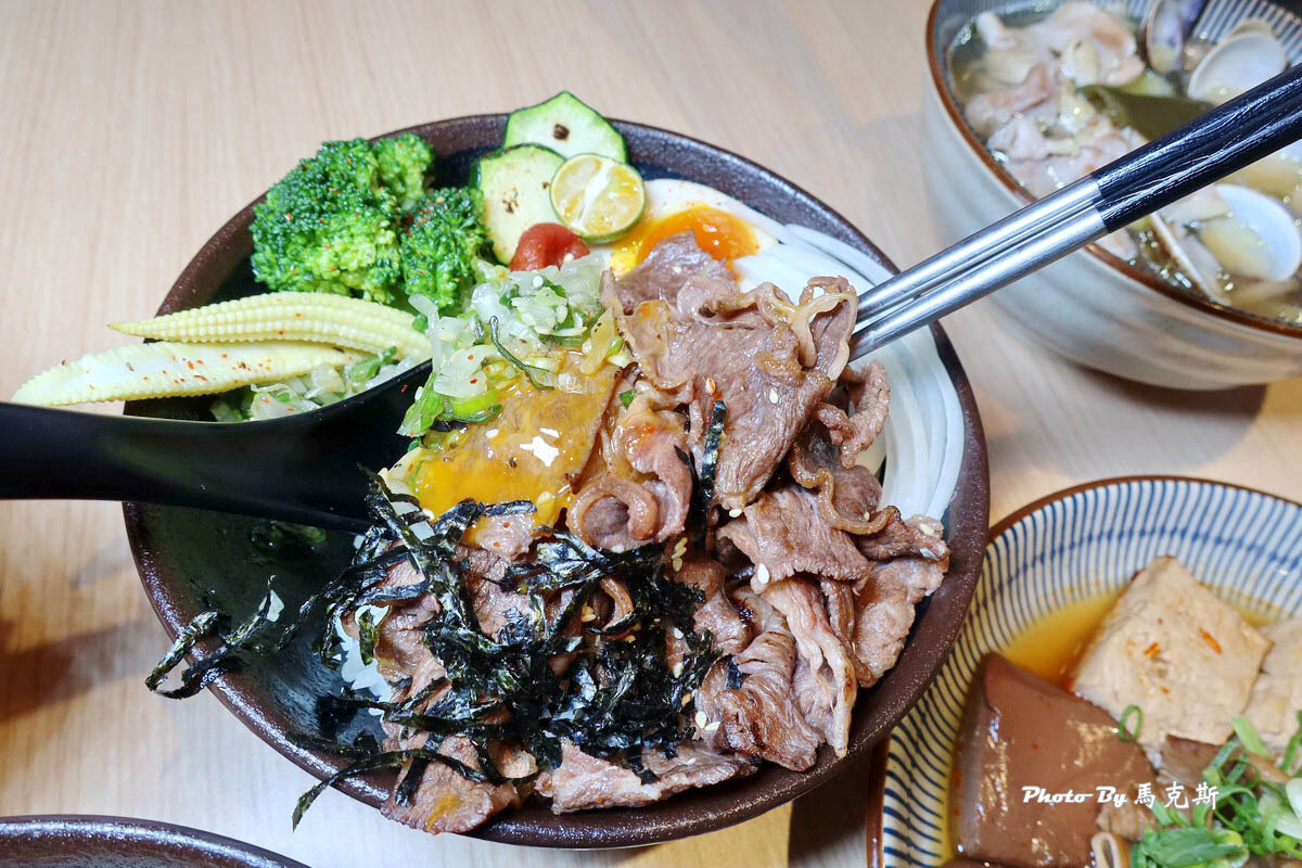 【彰化和美美食推薦】湯川製麵和美店｜湯烏龍 暖雞湯 炎魂丼一次滿足 份量實在喜歡 飲料可免費暢飲|外帶|星巴克和美門市|