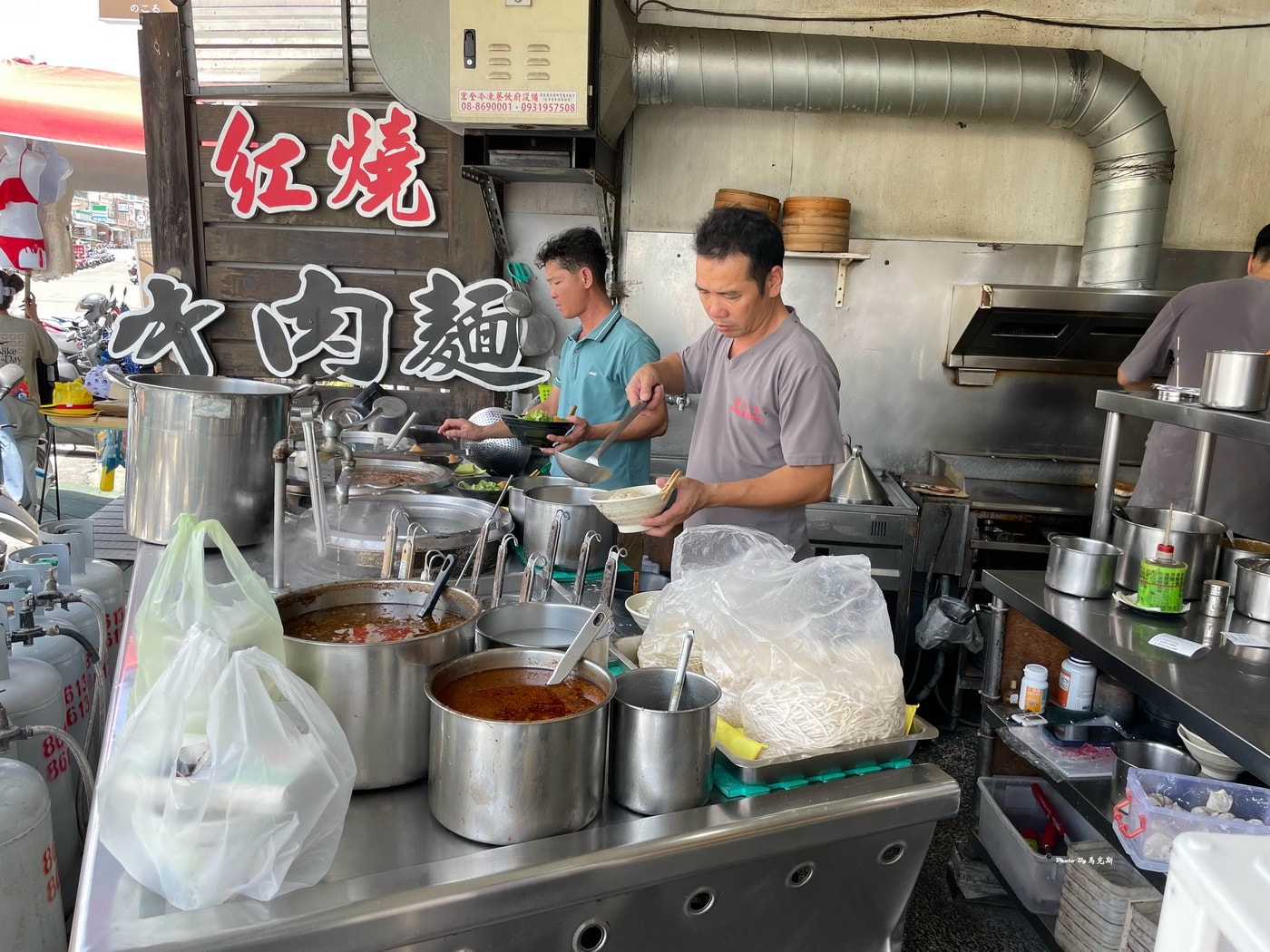 【小琉球美食推薦】小琉球老北方蒸餃麵食專門店｜麵類大份量實在會很飽 現點現做招牌牛肉捲餅必點 生意好 可外帶