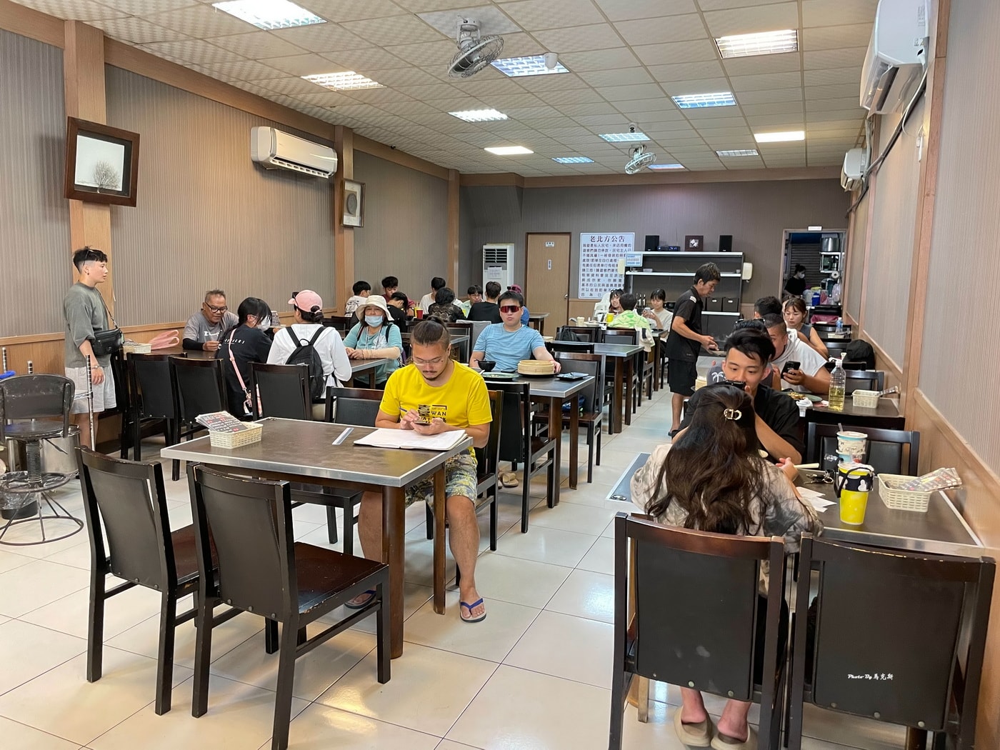 【小琉球美食推薦】小琉球老北方蒸餃麵食專門店｜麵類大份量實在會很飽 現點現做招牌牛肉捲餅必點 生意好 可外帶