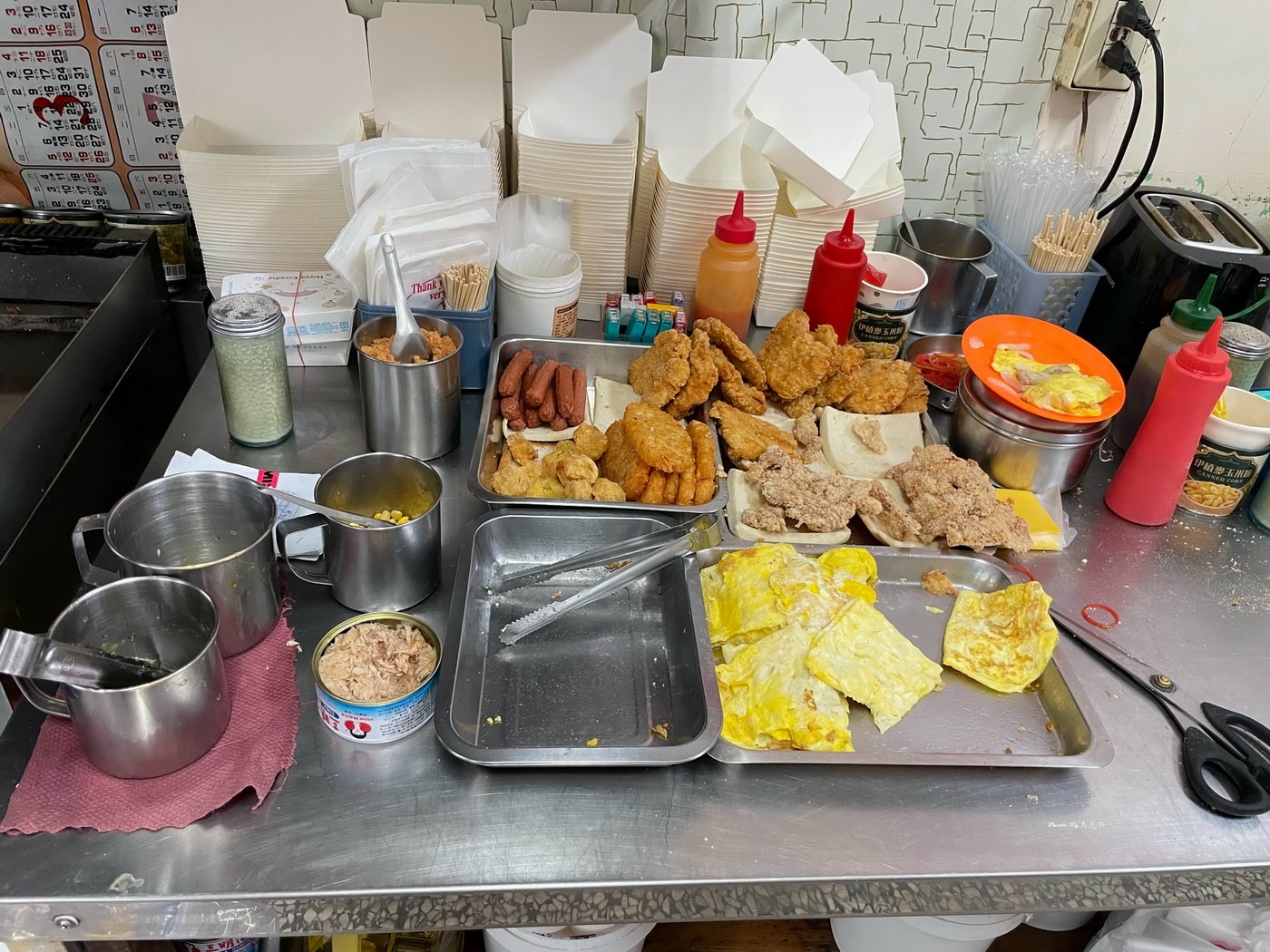 【小琉球美食推薦】小琉球阿娟早餐店｜小琉球人氣早餐店 花生炸肉蛋吐司好吃必點 通通只要銅板價|外帶|小琉球澎坊免稅商店|花瓶石|