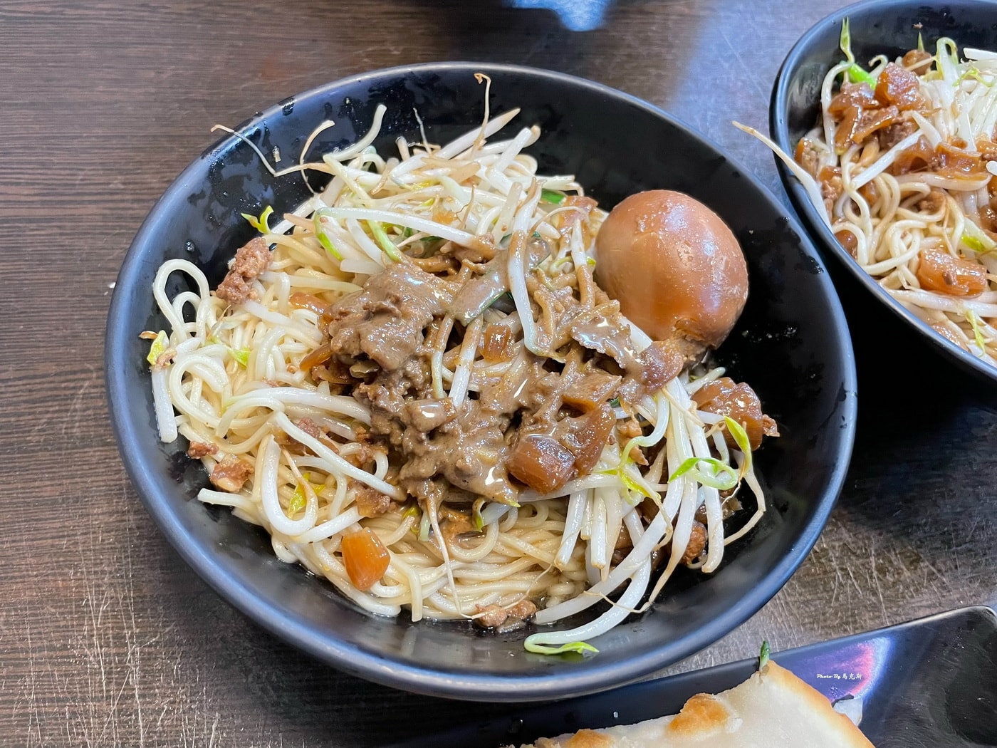 【小琉球美食推薦】小琉球老北方蒸餃麵食專門店｜麵類大份量實在會很飽 現點現做招牌牛肉捲餅必點 生意好 可外帶