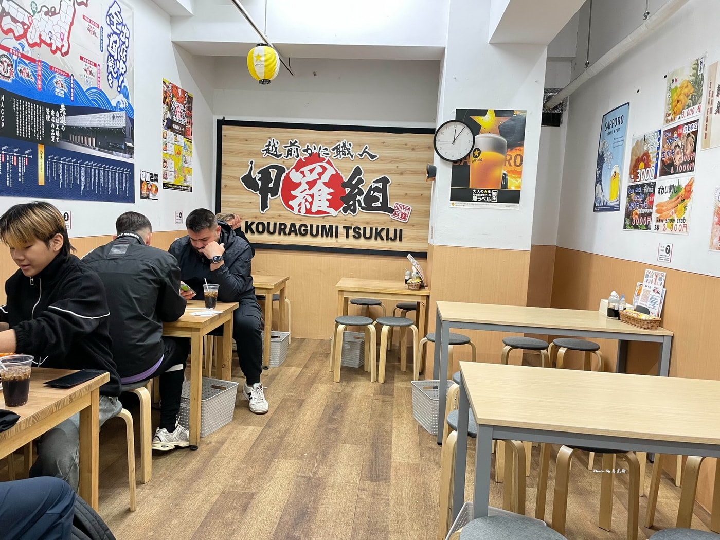 【東京築地美食推薦】2026築地場外市場必吃美食｜玉子燒 日式海鮮御飯糰 新鮮火烤海鮮 人氣抹茶拿鐵 築地美食攻略