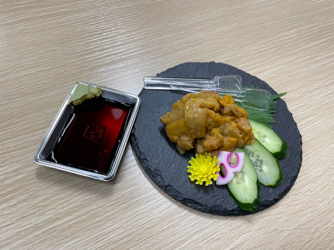 【東京築地美食推薦】2026築地場外市場必吃美食｜玉子燒 日式海鮮御飯糰 新鮮火烤海鮮 人氣抹茶拿鐵 築地美食攻略