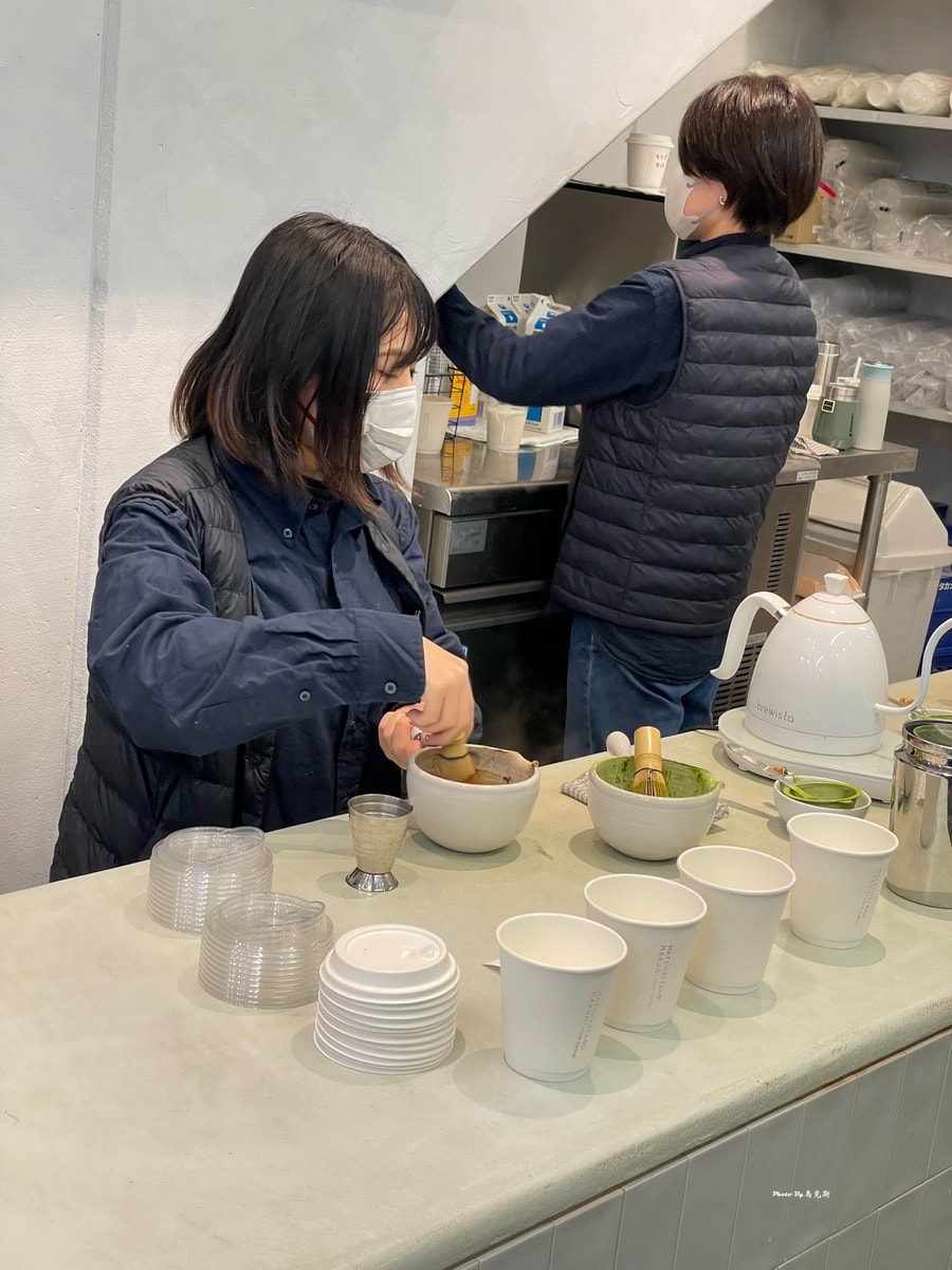 【東京築地美食推薦】2026築地場外市場必吃美食｜玉子燒 日式海鮮御飯糰 新鮮火烤海鮮 人氣抹茶拿鐵 築地美食攻略