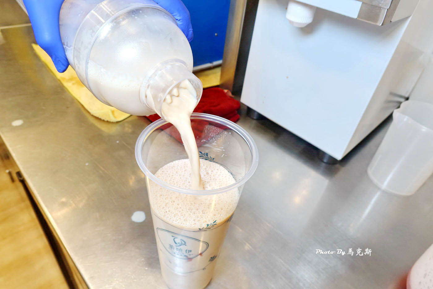 【桃園中壢美食推薦】茶曉伊茶飲專賣中壢中原店｜中原夜市人氣飲料店 冬季限定草莓飲品上市 連續三年榮獲食品界米其林iTQi星級獎|外帶|外送|中原大學|