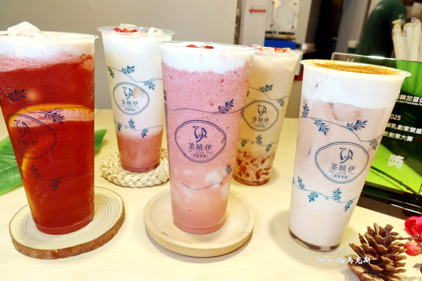 【桃園中壢美食推薦】茶曉伊茶飲專賣中壢中原店｜中原夜市人氣飲料店 冬季限定草莓飲品上市 連續三年榮獲食品界米其林iTQi星級獎|外帶|外送|中原大學|