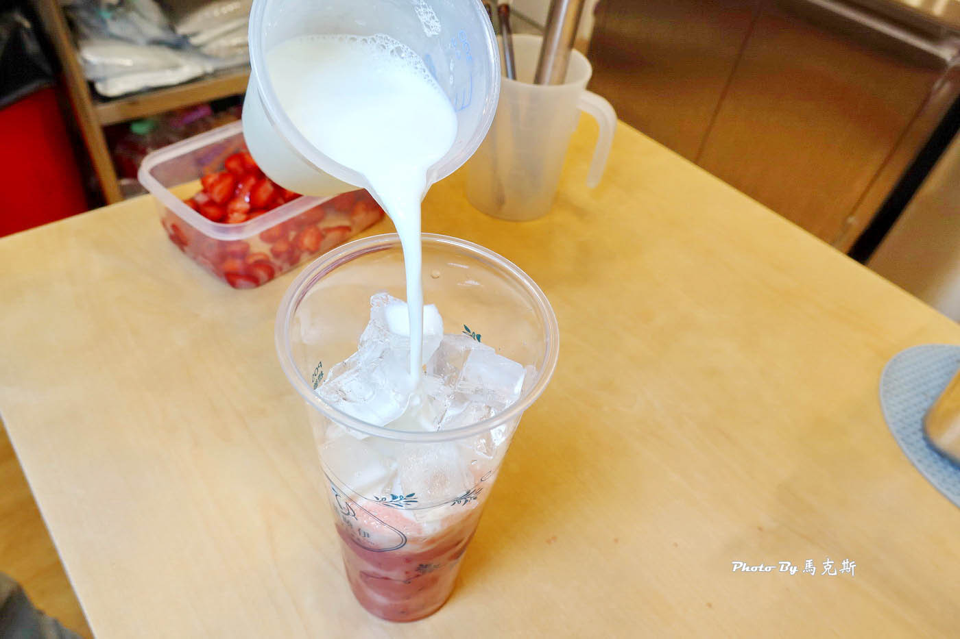 【桃園中壢美食推薦】茶曉伊茶飲專賣中壢中原店｜中原夜市人氣飲料店 冬季限定草莓飲品上市 連續三年榮獲食品界米其林iTQi星級獎|外帶|外送|中原大學|