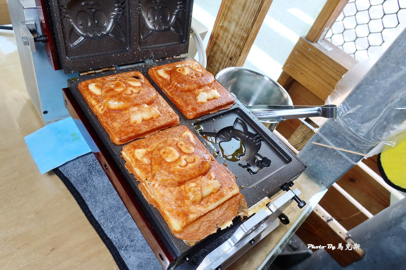 【台中西區美食推薦】喵星燒｜全台罕見熱壓可頌 外香酥脆自製內餡真材實料會牽絲 可愛貓造型療癒又好吃 通通銅板價 還有手作吐司和麵包|外帶|下午茶|甜點|