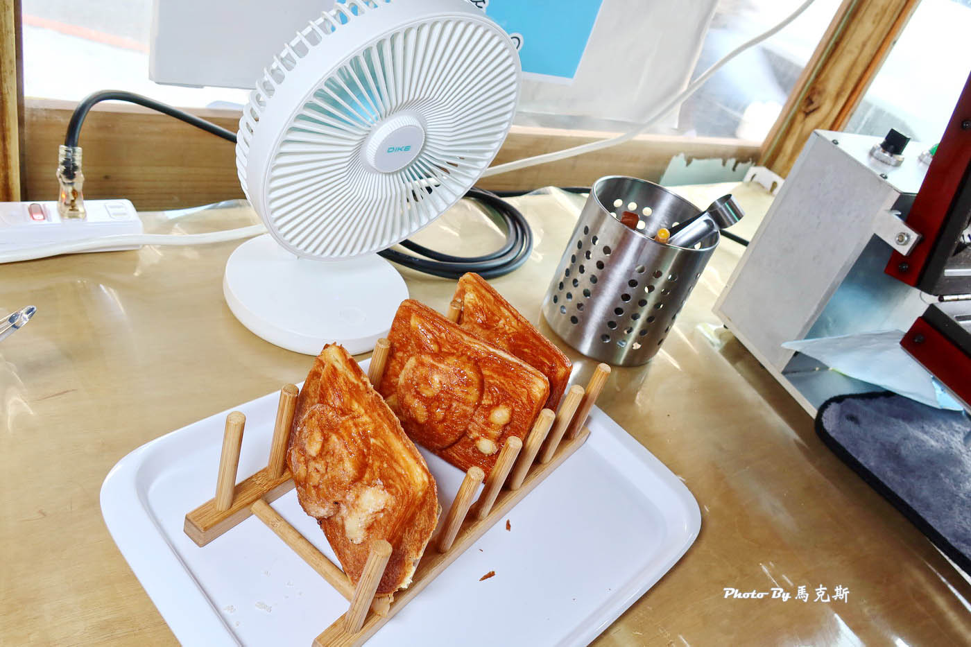 【台中西區美食推薦】喵星燒｜全台罕見熱壓可頌 外香酥脆自製內餡真材實料會牽絲 可愛貓造型療癒又好吃 通通銅板價 還有手作吐司和麵包|外帶|下午茶|甜點|