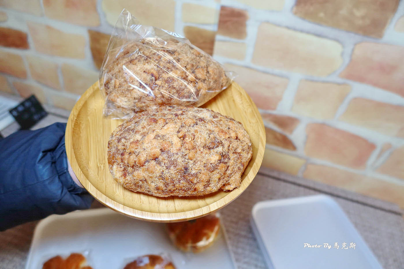 【台中西區美食推薦】喵星燒｜全台罕見熱壓可頌 外香酥脆自製內餡真材實料會牽絲 可愛貓造型療癒又好吃 通通銅板價 還有手作吐司和麵包|外帶|下午茶|甜點|