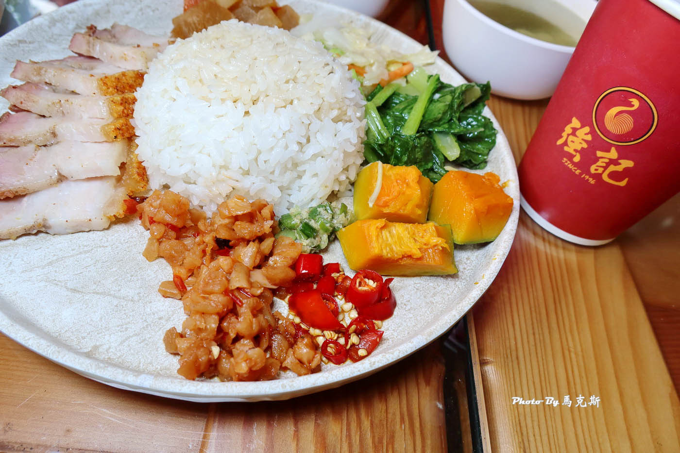 【嘉義西區美食推薦】強記燒臘｜30年老字號港式燒臘店 傳承自香港老師傅的正宗味道 內用湯品飲料無限暢飲|外帶|外送|強記燒臘嘉義上海店|
