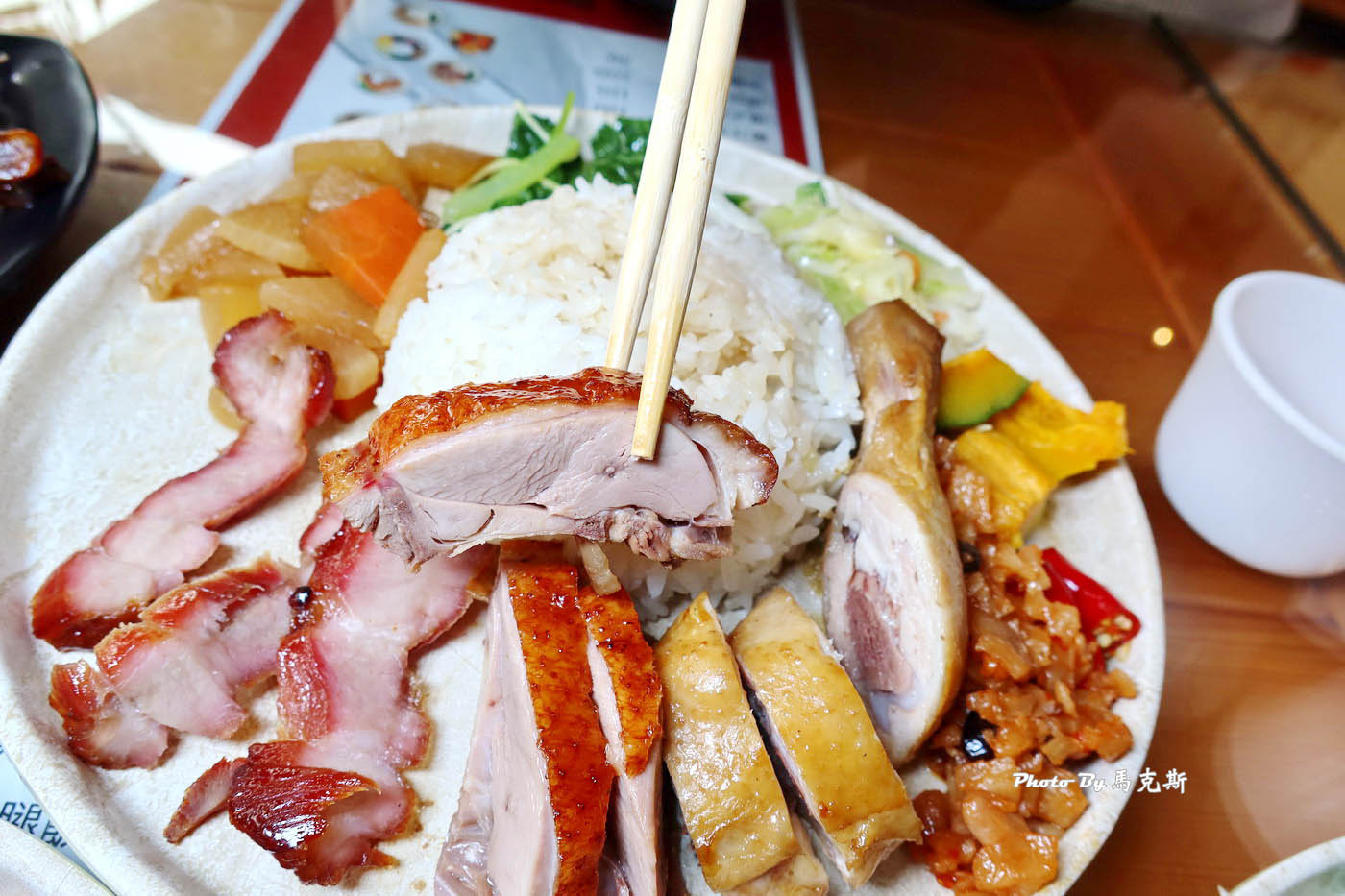 【嘉義西區美食推薦】強記燒臘｜30年老字號港式燒臘店 傳承自香港老師傅的正宗味道 內用湯品飲料無限暢飲|外帶|外送|強記燒臘嘉義上海店|