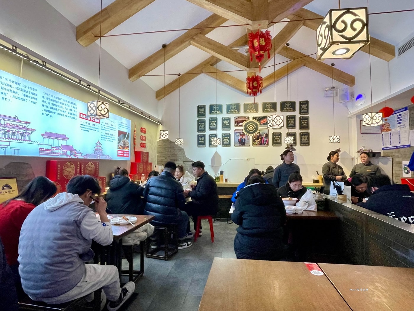【北京美食推薦】方磚廠69號炸醬麵(南鑼鼓巷店)｜北京人氣連鎖炸醬麵店 連續6年米其林推薦美食 醬香濃鹹CP值高 可免費加麵加醬 近北京故宮博物院