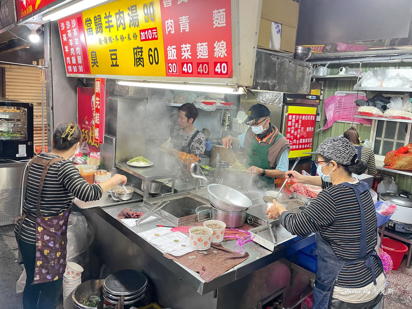 【宜蘭羅東美食推薦】阿灶伯當歸羊肉湯｜羅東觀光夜市必吃美食 必點沙茶羊肉炒麵和當歸羊肉湯 晚餐到宵夜都吃的到