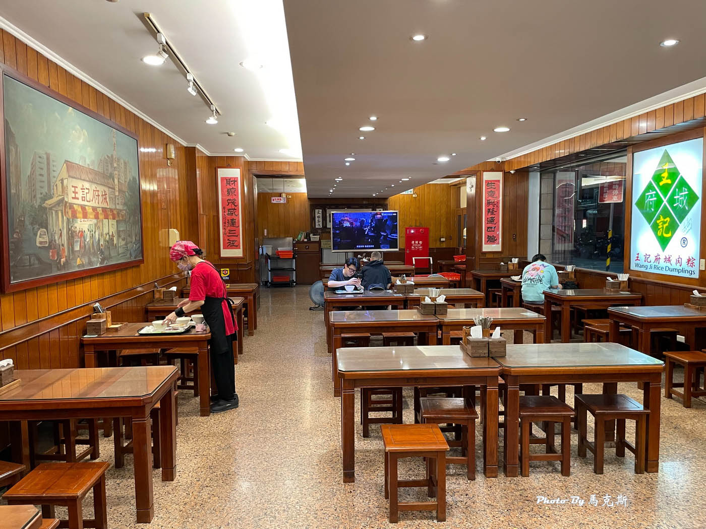【台北松山美食推薦】王記府城肉粽八德店|在地人氣名店小吃 肉粽和魚丸湯都有水準 AI教父黃仁勳也愛的美食|外帶|微風廣場|台北小巨蛋| - 第8張圖 【台北松山美食推薦】王記府城肉粽八德店|在地人氣名店小吃 肉粽和魚丸湯都有水準 AI教父黃仁勳也愛的美食|外帶|微風廣場|台北小巨蛋|