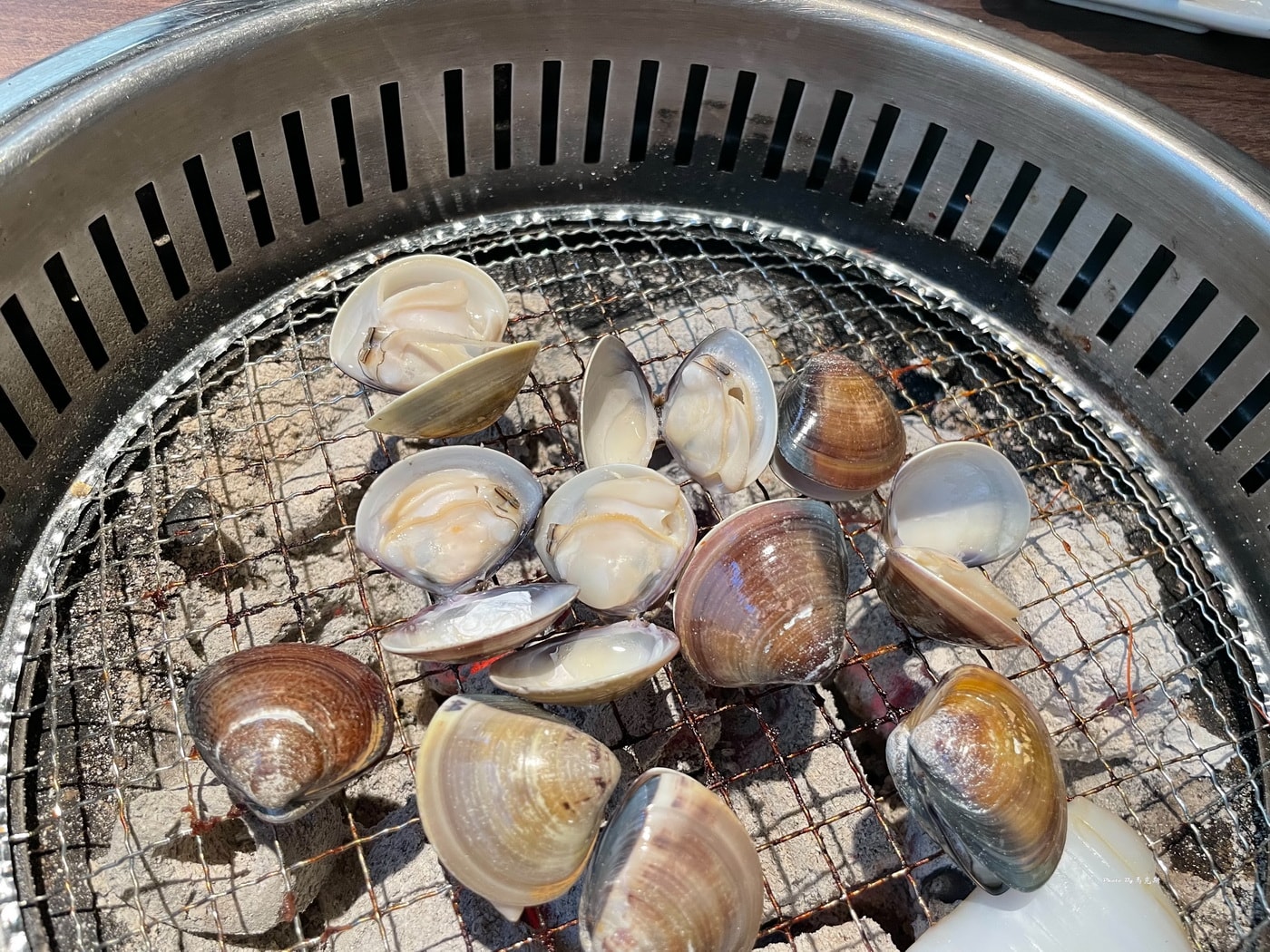 【台中西區美食推薦】銀山燒肉｜有台中最難訂吃到飽燒肉店之稱 平日有999元價位就吃的到 肉品食材都很有水準 通通隨你吃到飽