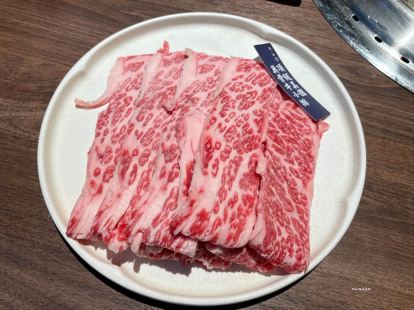 【台中西區美食推薦】銀山燒肉｜有台中最難訂吃到飽燒肉店之稱 平日有999元價位就吃的到 肉品食材都很有水準 通通隨你吃到飽