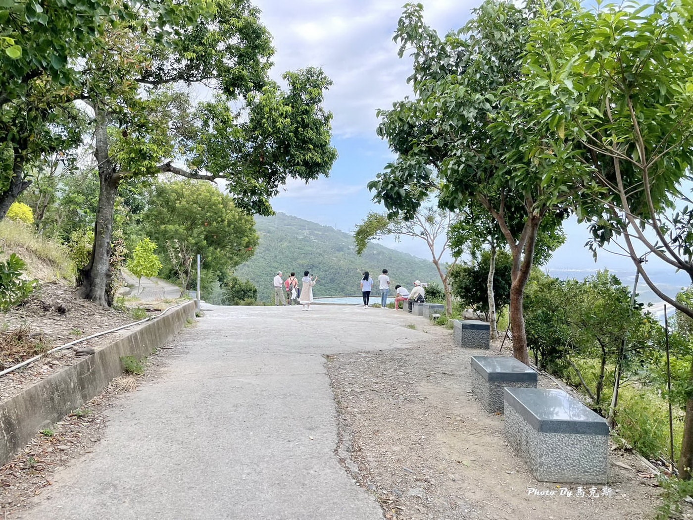 【台東太麻里景點推薦】華源觀景台天空之鏡｜一望無際台東海岸線絕景盡收眼底 還能看到火車經過 台東免費景點