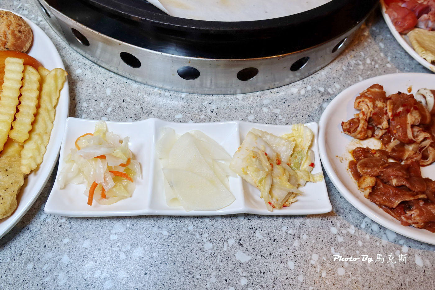 【台中西屯美食推薦】美滿火烤店|中科商圈只要449元起火鍋+烤肉吃到飽 多達60種食材隨你吃 大人用餐140公分以下兒童免費|JMall|家樂福西屯店|澄清醫院| - 第18張圖 【台中西屯美食推薦】美滿火烤店|中科商圈只要449元起火鍋+烤肉吃到飽 多達60種食材隨你吃 大人用餐140公分以下兒童免費|JMall|家樂福西屯店|澄清醫院|
