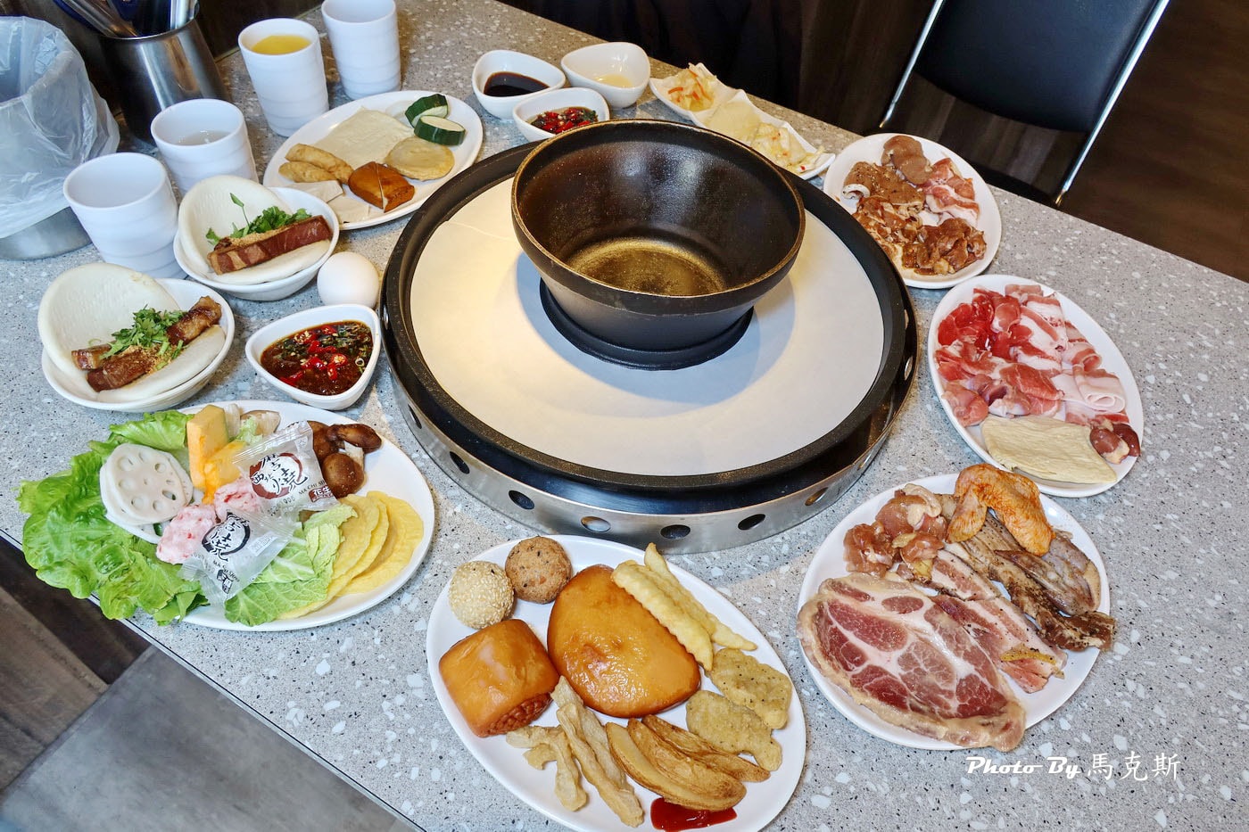 【台中西屯美食推薦】美滿火烤店|中科商圈只要449元起火鍋+烤肉吃到飽 多達60種食材隨你吃 大人用餐140公分以下兒童免費|JMall|家樂福西屯店|澄清醫院| - 第25張圖 【台中西屯美食推薦】美滿火烤店|中科商圈只要449元起火鍋+烤肉吃到飽 多達60種食材隨你吃 大人用餐140公分以下兒童免費|JMall|家樂福西屯店|澄清醫院|