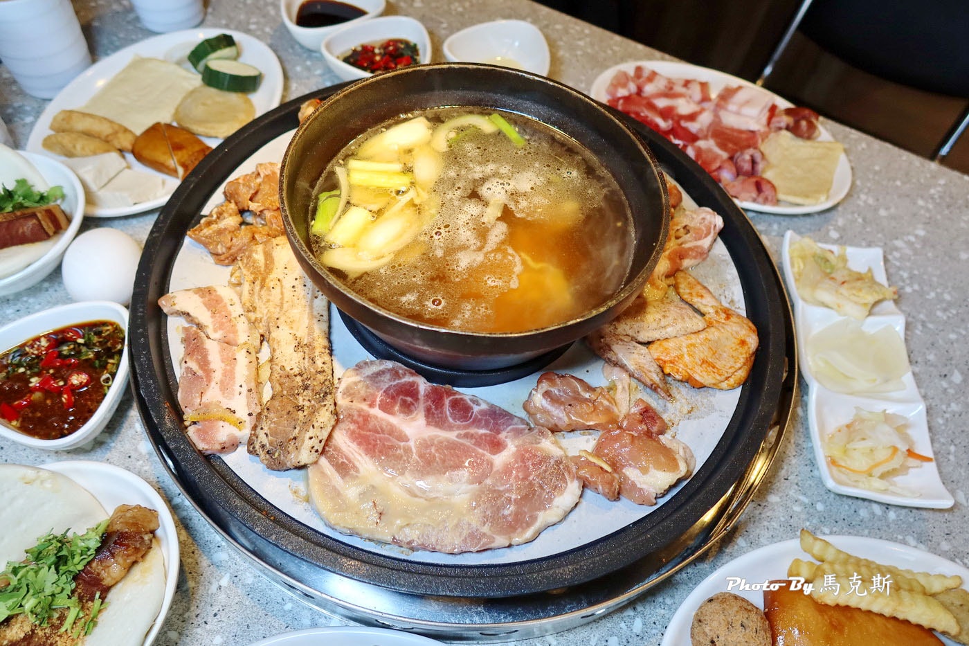 【台中西屯美食推薦】美滿火烤店|中科商圈只要449元起火鍋+烤肉吃到飽 多達60種食材隨你吃 大人用餐140公分以下兒童免費|JMall|家樂福西屯店|澄清醫院| - 第29張圖 【台中西屯美食推薦】美滿火烤店|中科商圈只要449元起火鍋+烤肉吃到飽 多達60種食材隨你吃 大人用餐140公分以下兒童免費|JMall|家樂福西屯店|澄清醫院|