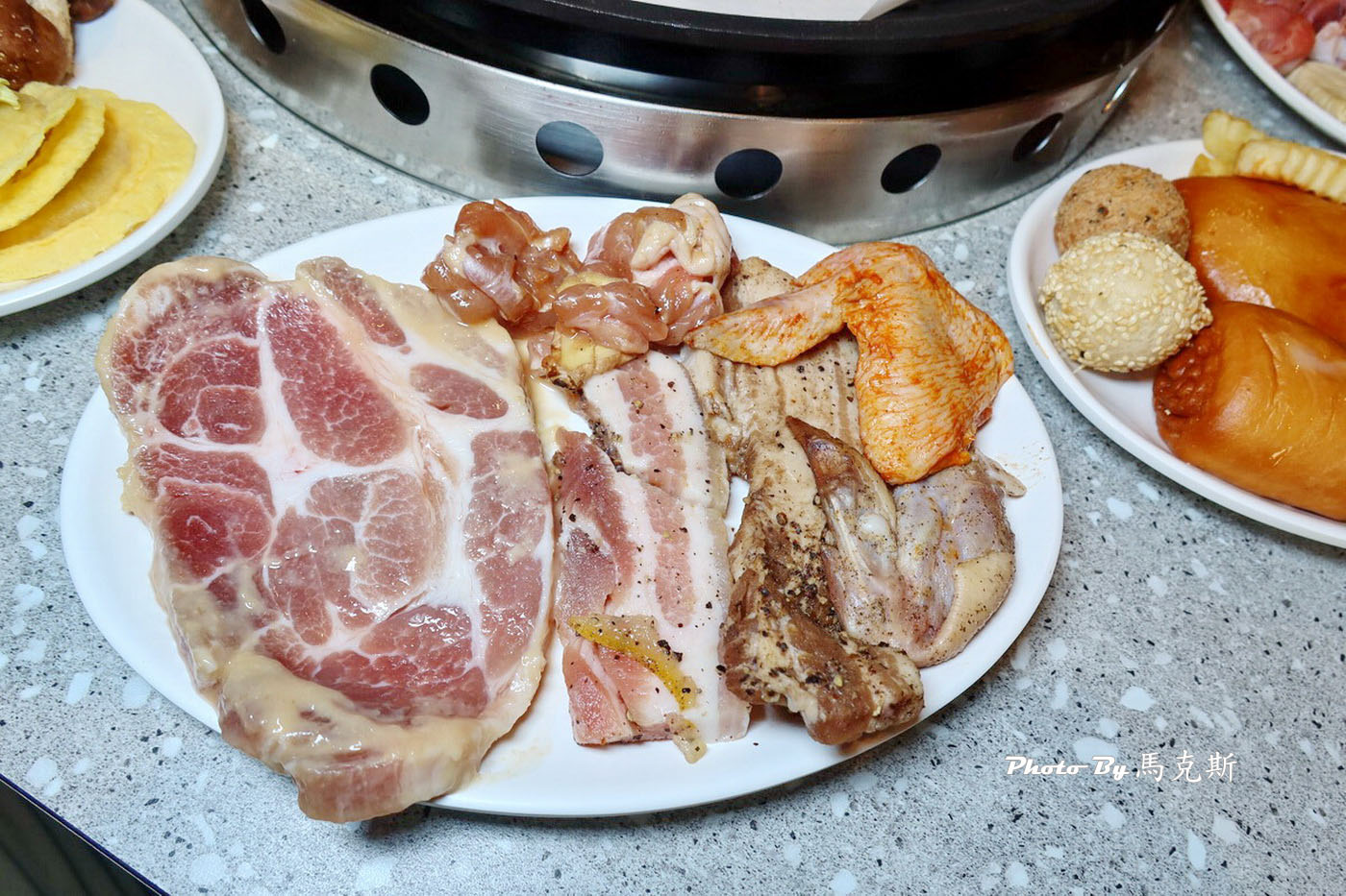 【台中西屯美食推薦】美滿火烤店|中科商圈只要449元起火鍋+烤肉吃到飽 多達60種食材隨你吃 大人用餐140公分以下兒童免費|JMall|家樂福西屯店|澄清醫院| - 第30張圖 【台中西屯美食推薦】美滿火烤店|中科商圈只要449元起火鍋+烤肉吃到飽 多達60種食材隨你吃 大人用餐140公分以下兒童免費|JMall|家樂福西屯店|澄清醫院|
