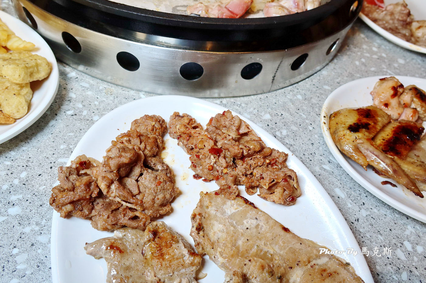 【台中西屯美食推薦】美滿火烤店|中科商圈只要449元起火鍋+烤肉吃到飽 多達60種食材隨你吃 大人用餐140公分以下兒童免費|JMall|家樂福西屯店|澄清醫院| - 第35張圖 【台中西屯美食推薦】美滿火烤店|中科商圈只要449元起火鍋+烤肉吃到飽 多達60種食材隨你吃 大人用餐140公分以下兒童免費|JMall|家樂福西屯店|澄清醫院|