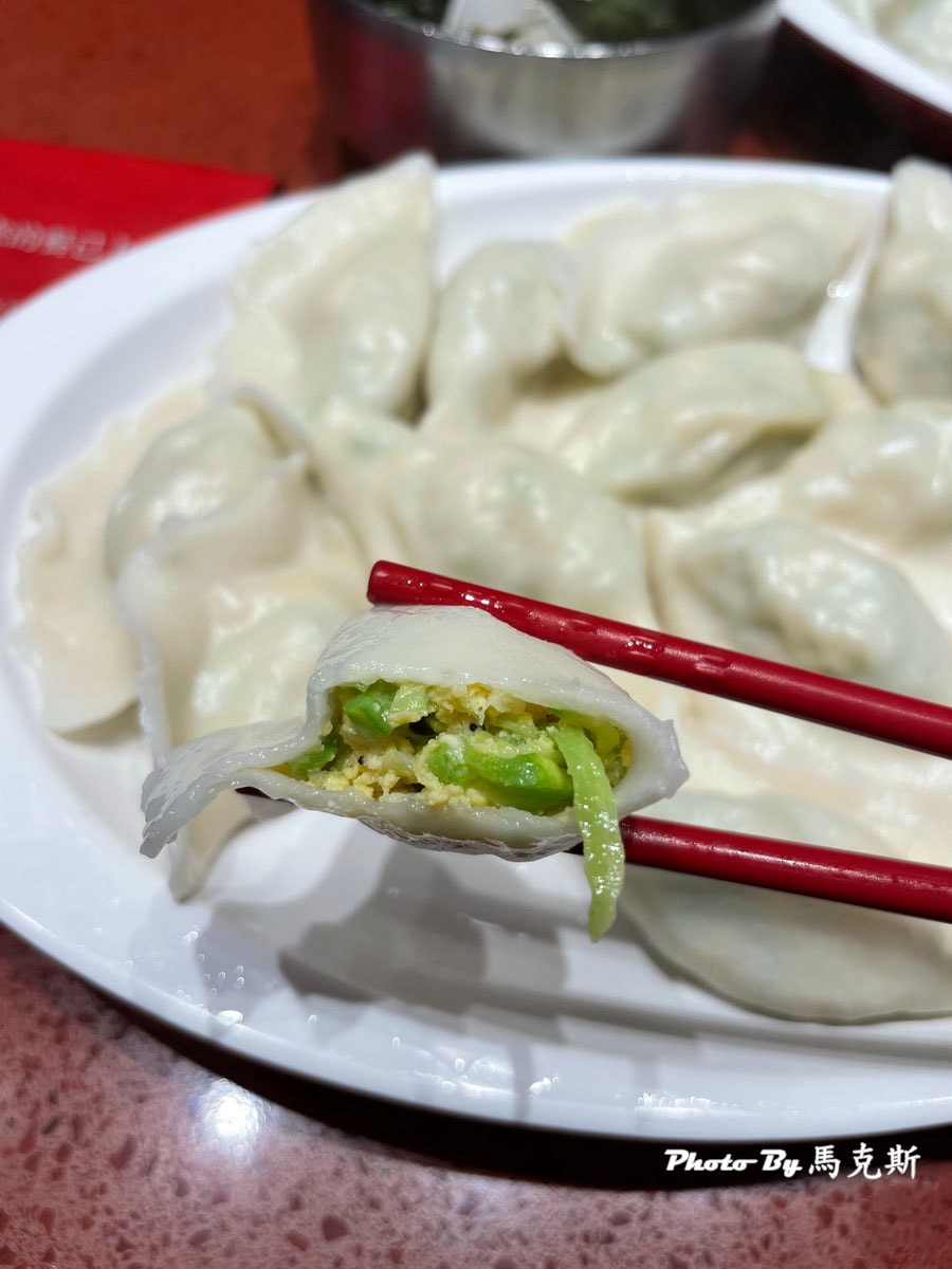 【上海美食推薦】喜家德蝦仁水餃日月光中心店｜手工現包現煮美味水餃 招牌蝦三鮮和角瓜雞蛋蝦皮都有水準 熱湯可免費享用