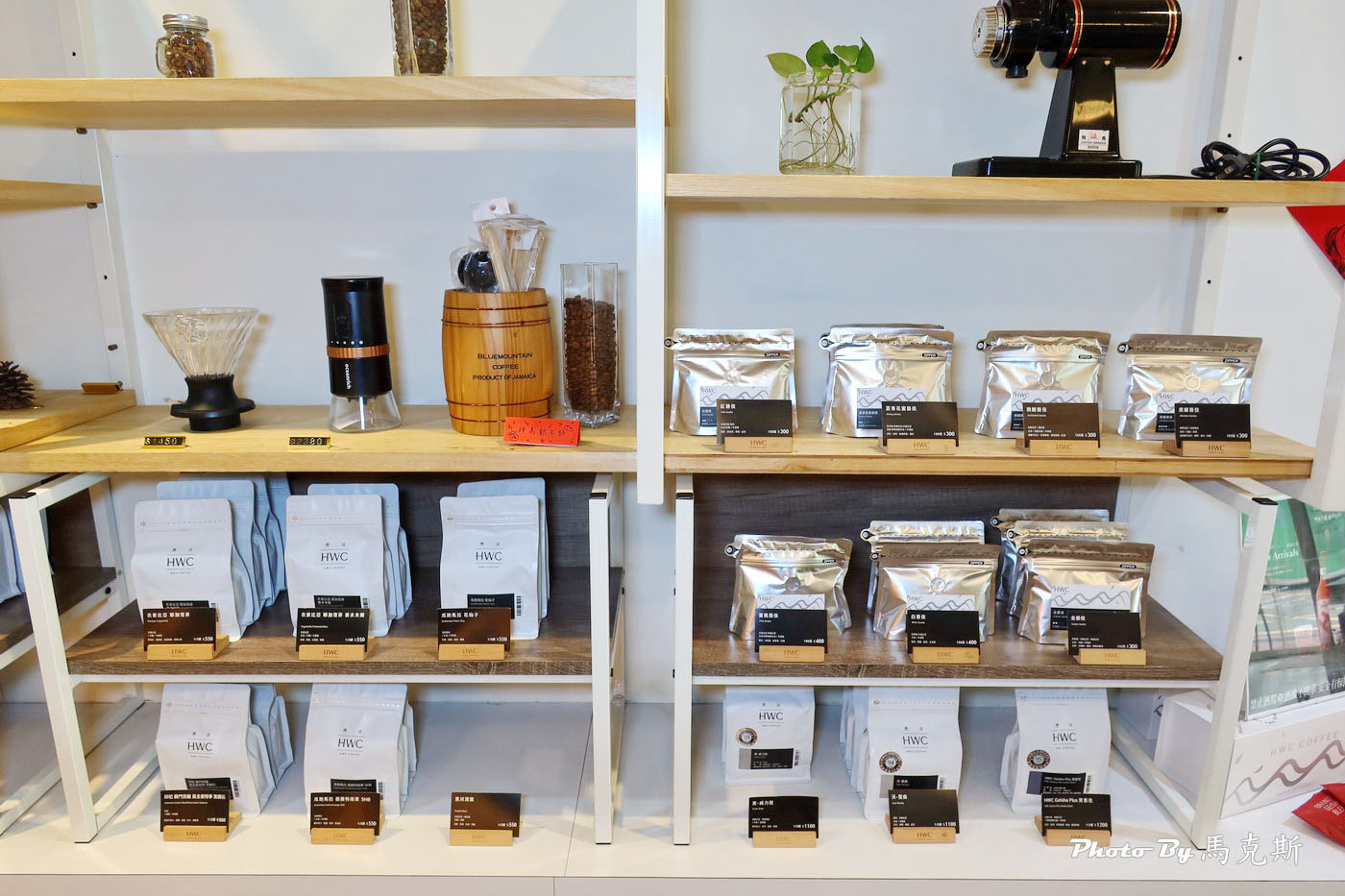 【台中南區美食推薦】HWC黑沃咖啡台中高工店｜御鹿干邑x黑沃咖啡聯名特調飲品 感受微醺美好 更是全台首家主打藝伎豆連鎖品牌|外帶|外送|國立中興大學|