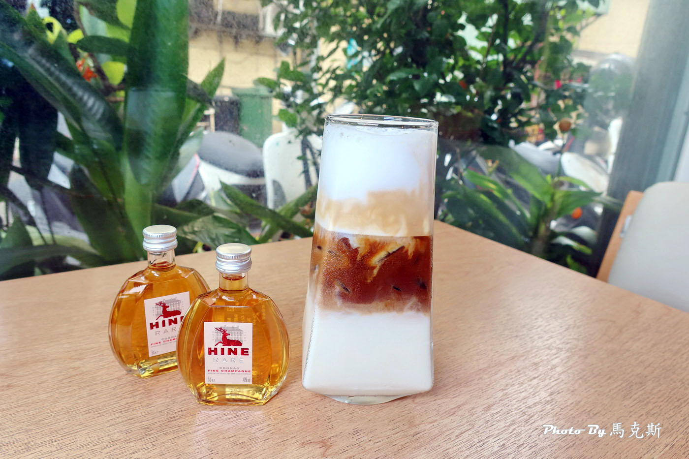 【台中南區美食推薦】HWC黑沃咖啡台中高工店｜御鹿干邑x黑沃咖啡聯名特調飲品 感受微醺美好 更是全台首家主打藝伎豆連鎖品牌|外帶|外送|國立中興大學|