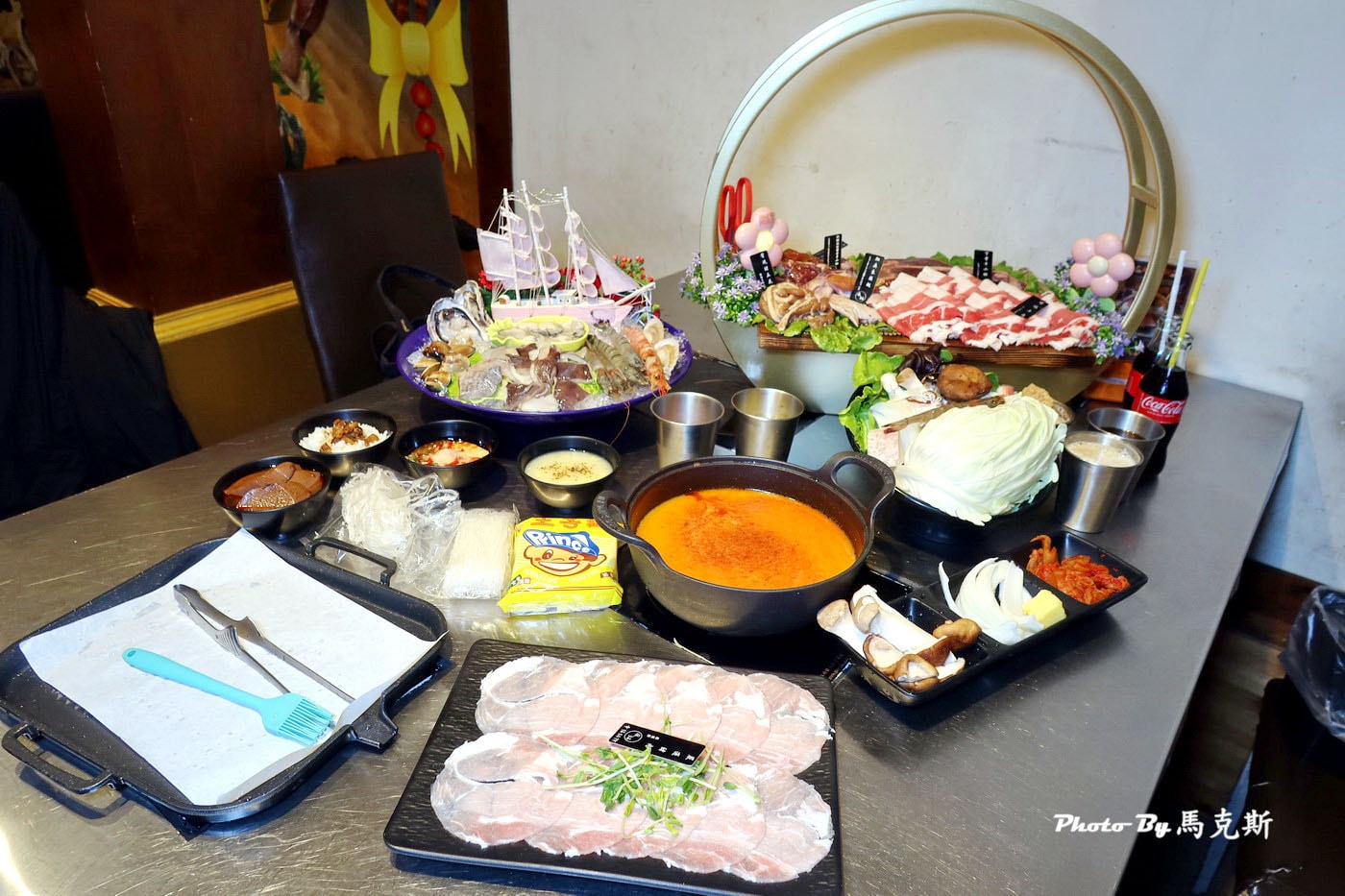【台中大甲美食推薦】瘋鍋日式涮涮鍋大甲總店|新品宮廷六品盛合肉肉控別錯過 御品綜合海鮮超澎湃 火烤兩吃一次滿足 自助吧吃到飽 近大甲火車站 - 第11張圖 【台中大甲美食推薦】瘋鍋日式涮涮鍋大甲總店|新品宮廷六品盛合肉肉控別錯過 御品綜合海鮮超澎湃 火烤兩吃一次滿足 自助吧吃到飽 近大甲火車站