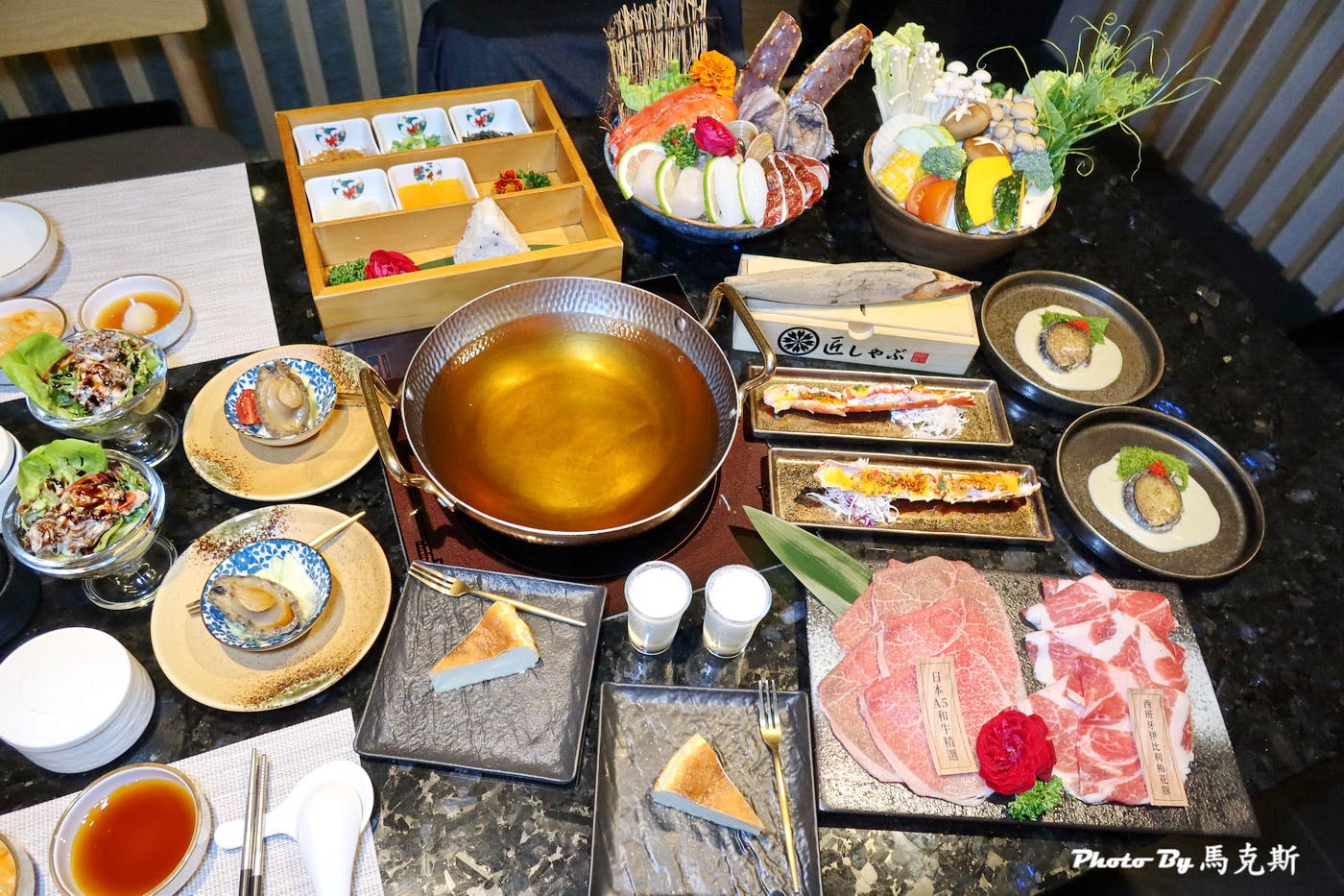 【台中西屯美食推薦】匠極緻鍋物市政店｜奢華海陸雙人套餐 帝王蟹四吃的頂級懷石火鍋 有專人桌邊服務 台中市政府對面