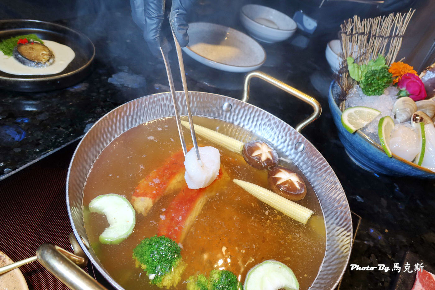 【台中西屯美食推薦】匠極緻鍋物市政店｜奢華海陸雙人套餐 帝王蟹四吃的頂級懷石火鍋 有專人桌邊服務 台中市政府對面