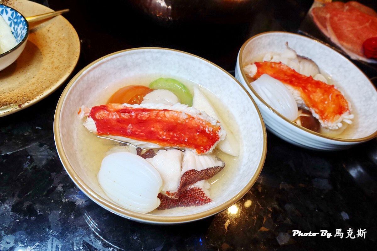 【台中西屯美食推薦】匠極緻鍋物市政店｜奢華海陸雙人套餐 帝王蟹四吃的頂級懷石火鍋 有專人桌邊服務 台中市政府對面