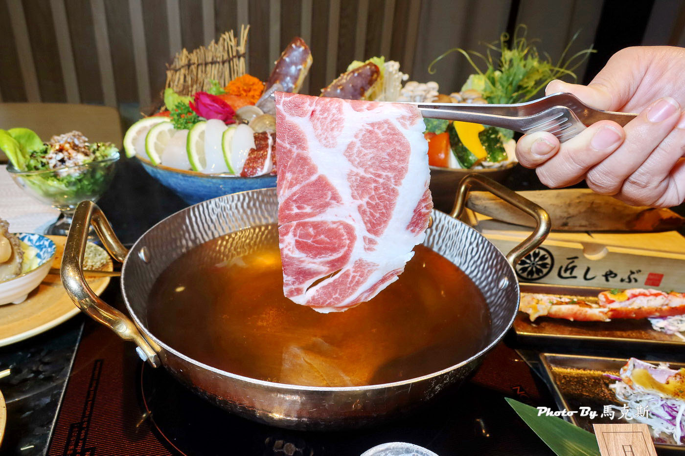 【台中西屯美食推薦】匠極緻鍋物市政店｜奢華海陸雙人套餐 帝王蟹四吃的頂級懷石火鍋 有專人桌邊服務 台中市政府對面