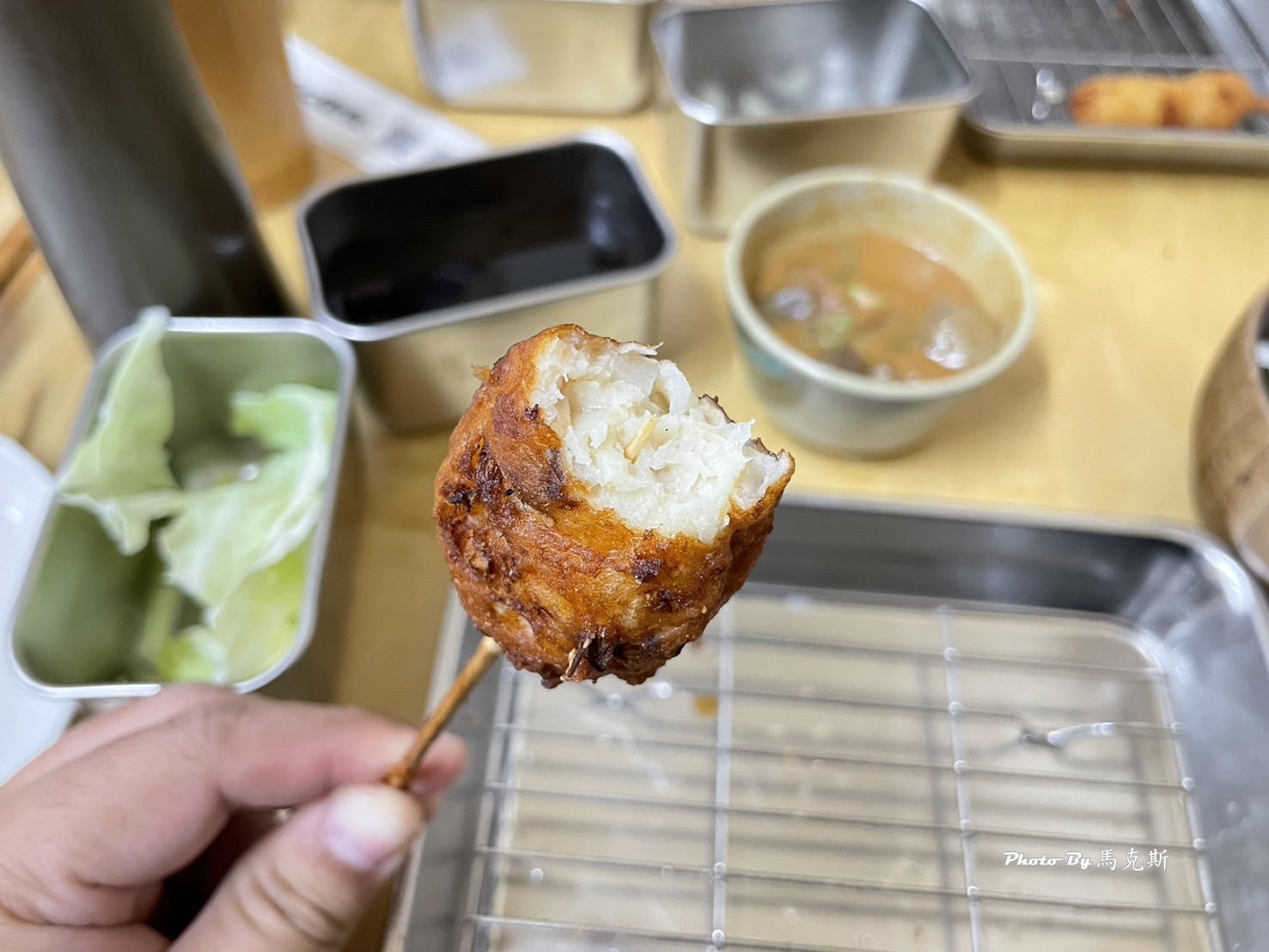 【大阪通天閣美食推薦】炸串王子Janjan橫丁店(Kushikatsu-Oji)｜大阪新世界人氣串炸店 蔬食選擇多好吃 土手燒必點 近天王寺動物園