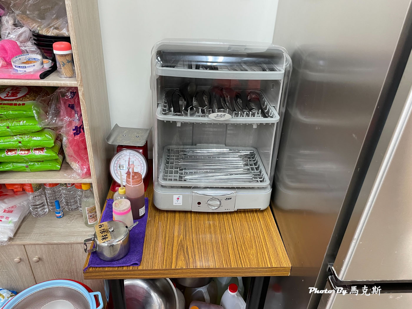 【台中東區美食推薦】金鹿港小吃店｜新開幕 爌肉飯軟嫩入味下飯 陽春麵小菜和湯品都不錯 下午不休息|外帶|外送|旱溪夜市|