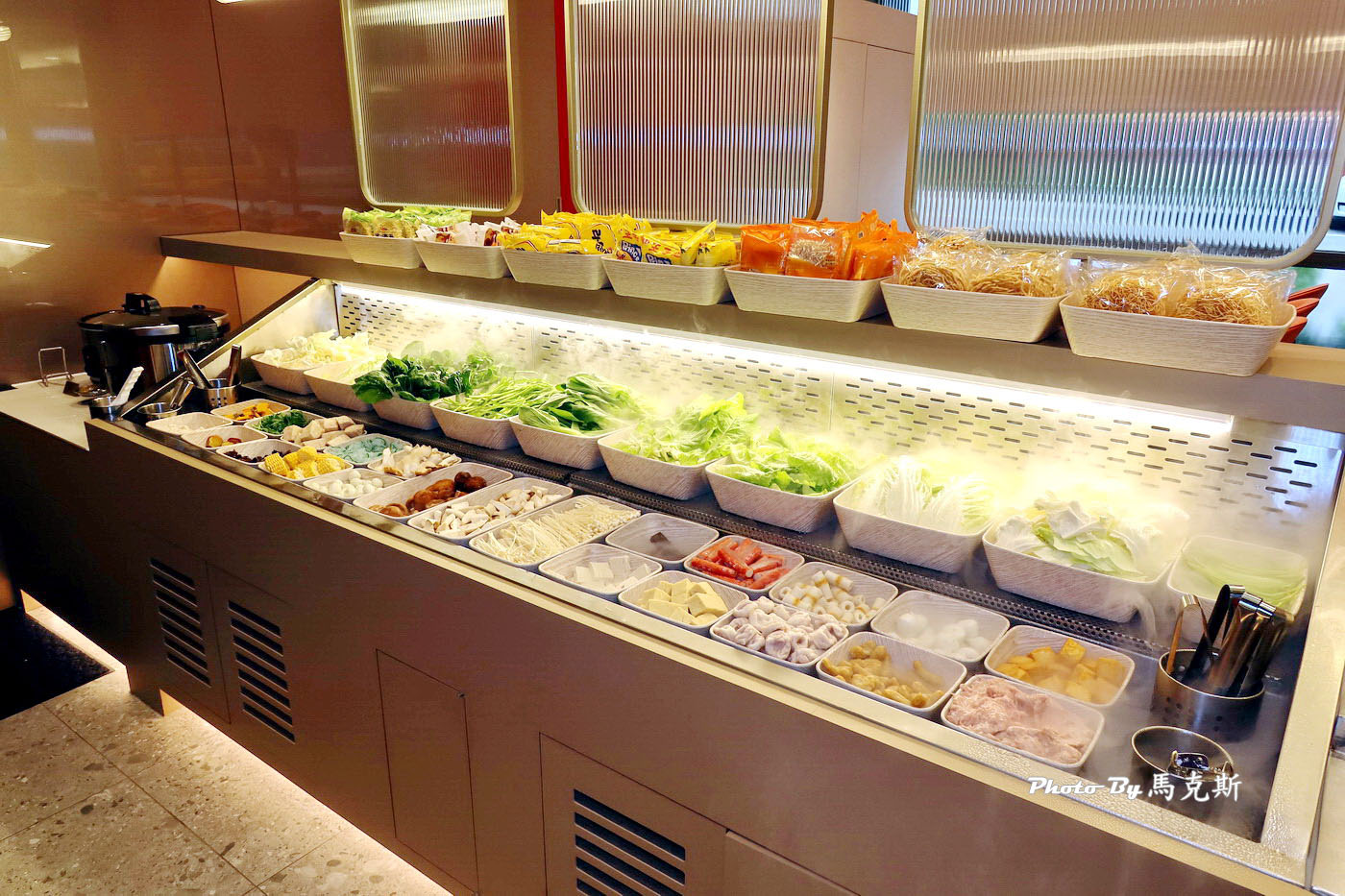 【員林美食推薦】桔日鍋物｜新開幕質感火鍋店 雙人套餐豐盛美味 限量滑嫩蒸蛋鍋 蔬食自助吧吃到飽 聚餐聚會新選擇 近員林車站