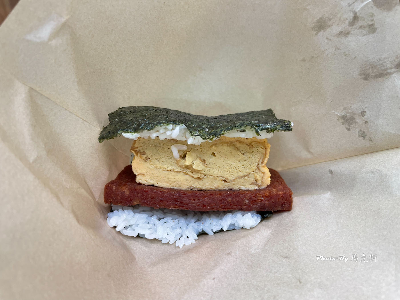 【沖繩美食推薦】福助玉子燒市場本通店｜藏身國際通人氣名店 超厚玉子燒美味飯糰 從早到晚都吃的到