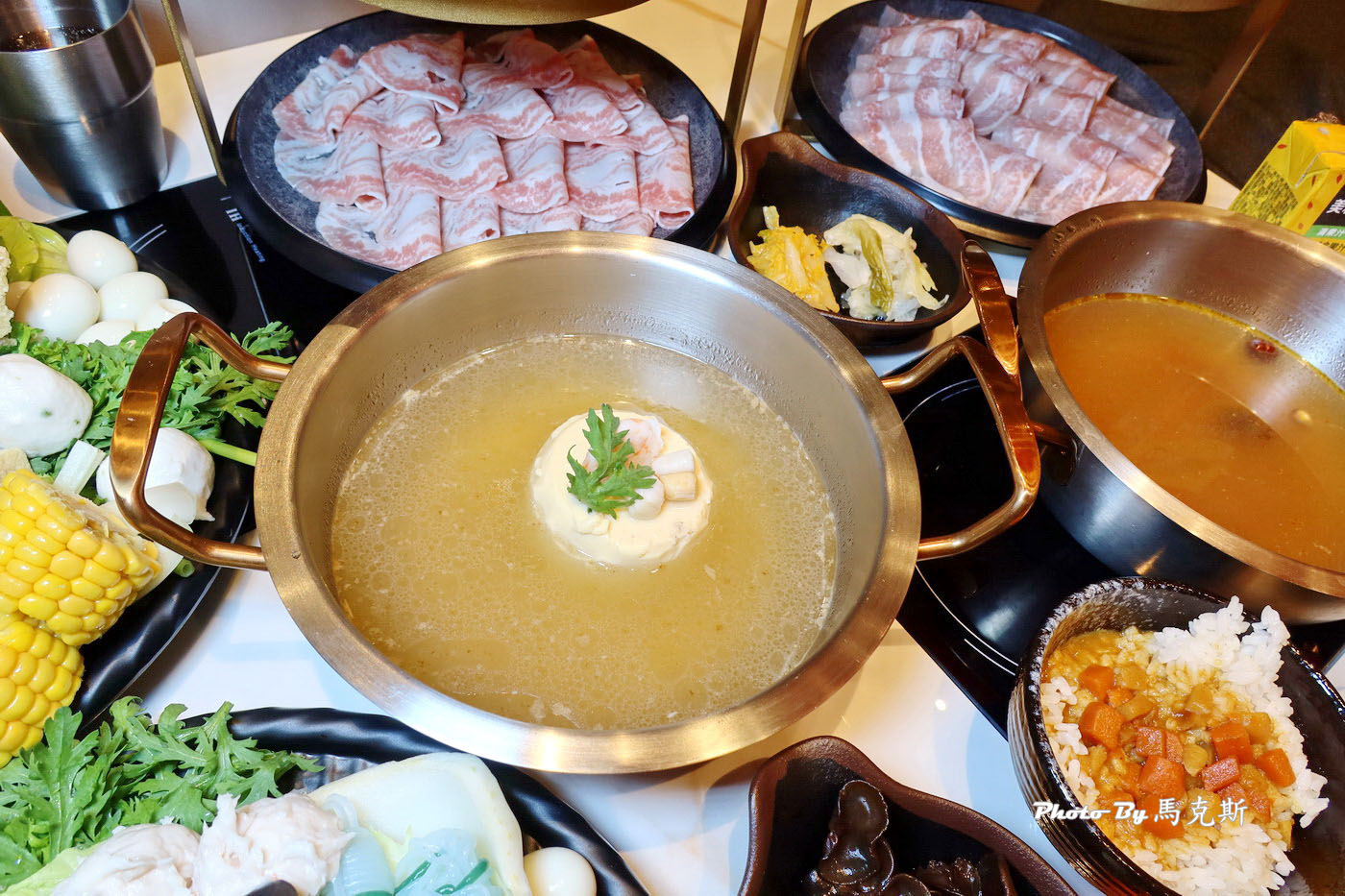 【員林美食推薦】桔日鍋物｜新開幕質感火鍋店 雙人套餐豐盛美味 限量滑嫩蒸蛋鍋 蔬食自助吧吃到飽 聚餐聚會新選擇 近員林車站