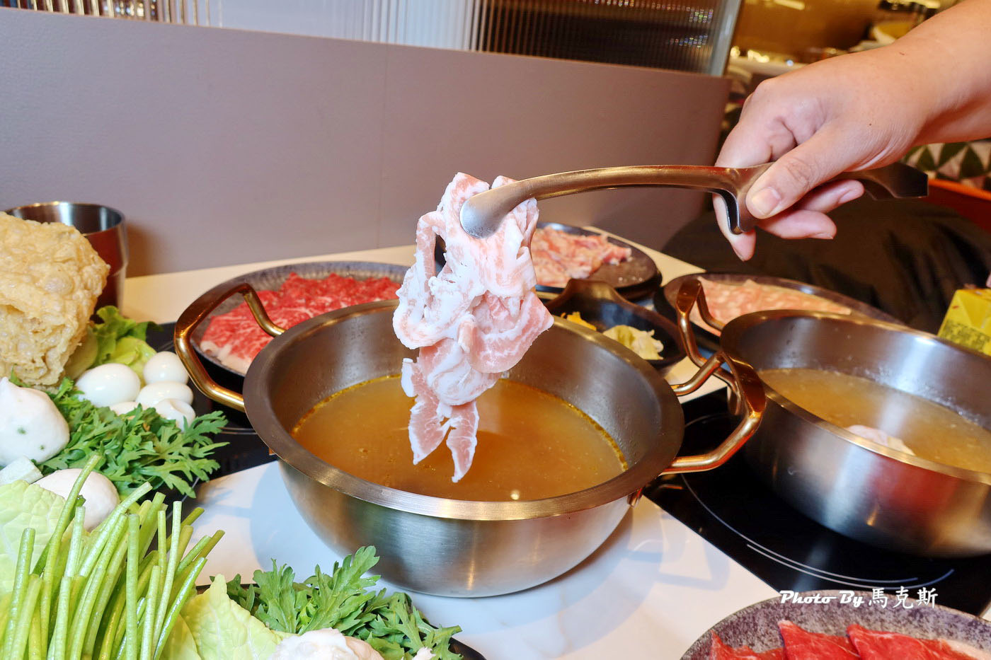 【員林美食推薦】桔日鍋物｜新開幕質感火鍋店 雙人套餐豐盛美味 限量滑嫩蒸蛋鍋 蔬食自助吧吃到飽 聚餐聚會新選擇 近員林車站