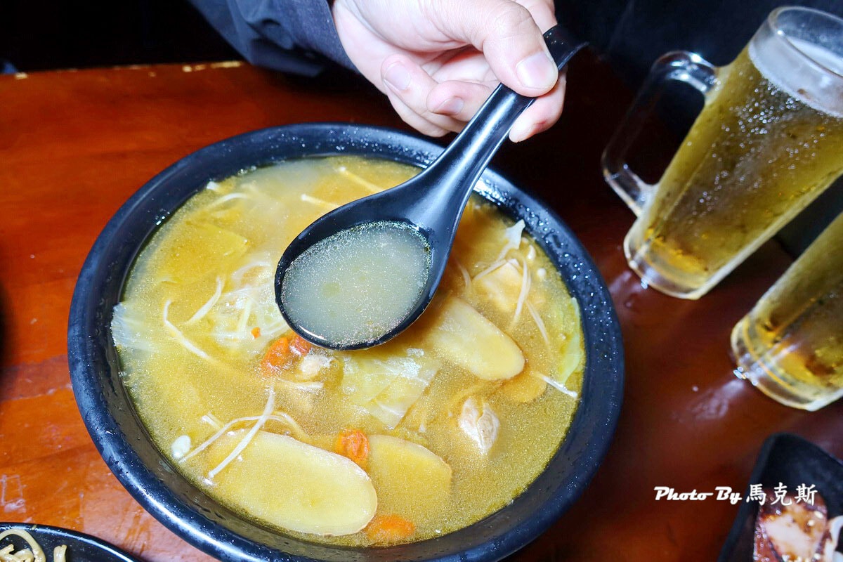 【台北士林美食推薦】雞老闆桶仔雞士林店｜士林夜市人氣居酒屋 消費滿額送桶仔雞 不限時聚餐小酌首選 近捷運劍潭站