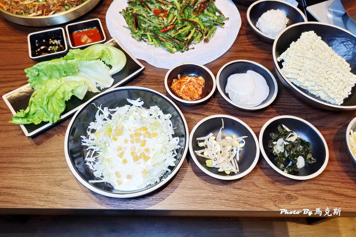 【台中北區美食推薦】釜山三味食堂 사위식당台中店｜來自韓國連鎖人氣章魚蝦鍋首店插旗台中 一鍋三味美味 韓國藝人也愛 小菜無限續 聚餐新選擇|一中商圈|中友百貨|